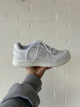 Load image into Gallery viewer, New Balance Casual Shoes Womens 10
