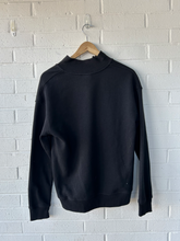 Load image into Gallery viewer, Reebok Sweatshirt Size Small
