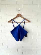 Load image into Gallery viewer, Gapfit Athletic Top Size Medium
