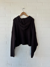 Load image into Gallery viewer, American Eagle Sweater Size Extra Large
