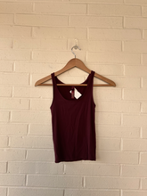 Load image into Gallery viewer, Skims Tank Top Size Small
