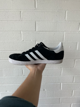 Load image into Gallery viewer, Adidas Casual Shoes Womens 7
