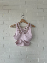 Load image into Gallery viewer, Alo Athletic Top Size Small
