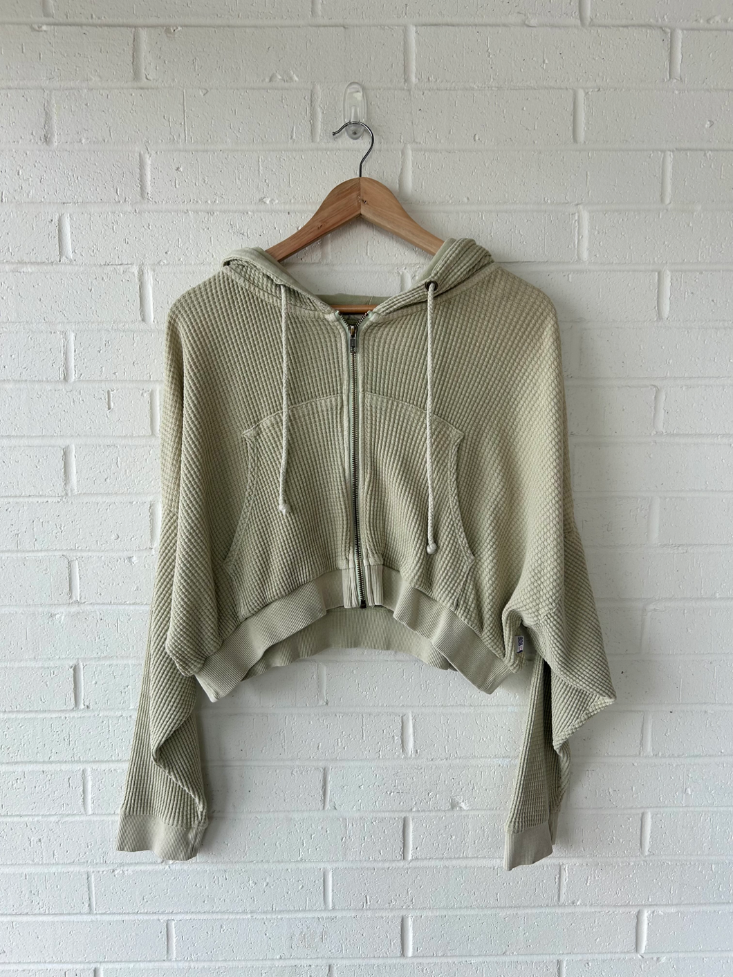 Bdg Sweatshirt Size Medium