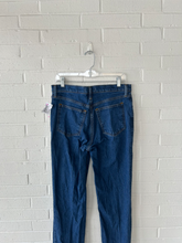Load image into Gallery viewer, Abercrombie &amp; Fitch Denim Size 5/6 (28)
