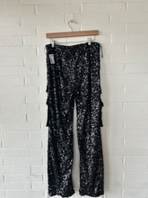 Load image into Gallery viewer, Fashion Nova Pants Size Large
