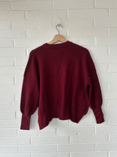 Load image into Gallery viewer, Sweater Size Small
