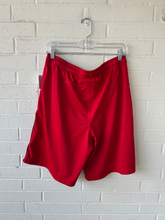 Load image into Gallery viewer, Under Armour Athletic Shorts Size Large
