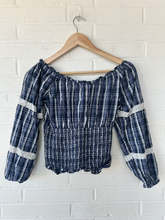 Load image into Gallery viewer, Kimchi And Blue Long Sleeve Top Size Small

