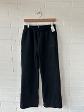 Load image into Gallery viewer, Comfrt Pants Size Medium
