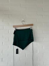 Load image into Gallery viewer, Tank Top Size Medium
