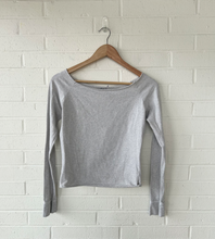 Load image into Gallery viewer, Brandy Melville Long Sleeve Top Size Medium
