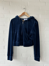 Load image into Gallery viewer, Juicy Couture Sweatshirt Size Large
