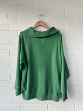 Load image into Gallery viewer, Aerie Sweatshirt Size Medium
