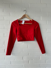Load image into Gallery viewer, Athletic Top Size Small
