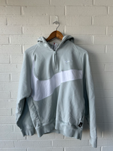 Load image into Gallery viewer, Nike Sweatshirt Size Medium
