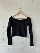 Load image into Gallery viewer, Brandy Melville Long Sleeve Top Size Small
