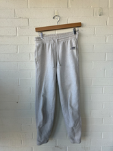Load image into Gallery viewer, Tna Pants Size Extra Small
