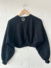 Load image into Gallery viewer, Aritzia Sweatshirt Size Small
