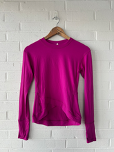 Load image into Gallery viewer, Lulu Lemon Athletic Top Size Small

