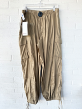 Load image into Gallery viewer, Lulu Lemon Athletic Pants Size Large
