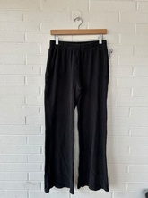 Load image into Gallery viewer, Brandy Melville Pants Size Small
