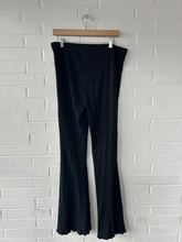Load image into Gallery viewer, Aerie Pants Size Extra Large
