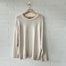 Load image into Gallery viewer, Gap Sweater Size Large
