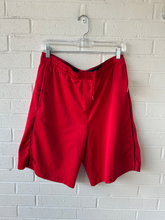 Load image into Gallery viewer, Under Armour Athletic Shorts Size Large
