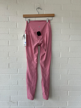 Load image into Gallery viewer, Lululemon Athletic Pants Size 3/4 (27)
