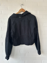 Load image into Gallery viewer, Lulu Lemon Sweatshirt Size Medium
