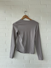 Load image into Gallery viewer, Tna Long Sleeve Top Size Medium
