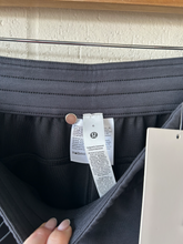 Load image into Gallery viewer, Lulu Lemon Athletic Pants Size 5/6 (28)
