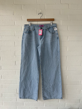 Load image into Gallery viewer, Edikted Denim Size Large
