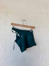 Load image into Gallery viewer, Lulu Lemon Athletic Top Size Extra Small
