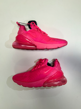Load image into Gallery viewer, Nike Casual Shoes Womens 7
