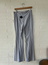 Load image into Gallery viewer, Tna Athletic Pants Size Large
