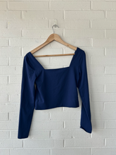 Load image into Gallery viewer, Babaton Long Sleeve Top Size Large
