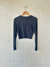 Load image into Gallery viewer, Skims Long Sleeve Top Size Medium

