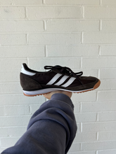 Load image into Gallery viewer, Adidas Casual Shoes Womens 6.5
