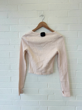 Load image into Gallery viewer, White Fox Long Sleeve Top Size Small

