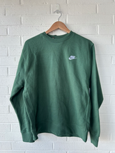 Load image into Gallery viewer, Nike Sweatshirt Size Medium
