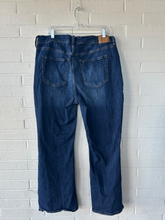 Load image into Gallery viewer, Aeropostale Denim Size 18/20 (36)
