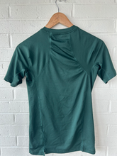 Load image into Gallery viewer, Nike Athletic Top Size Small
