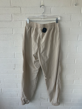 Load image into Gallery viewer, Pants Size Medium
