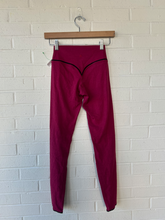 Load image into Gallery viewer, Athletic Pants Size Extra Small
