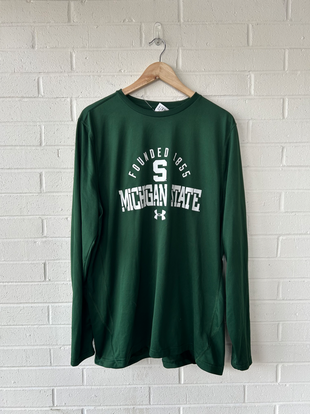 Under Armour Athletic Top Size Extra Large