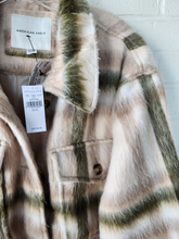Load image into Gallery viewer, American Eagle Heavy Outerwear Size Extra Large
