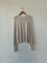 Load image into Gallery viewer, Universal Thread Sweater Size Large
