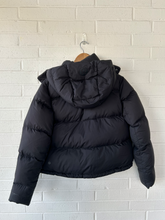 Load image into Gallery viewer, Lulu Lemon Heavy Outerwear Size Small
